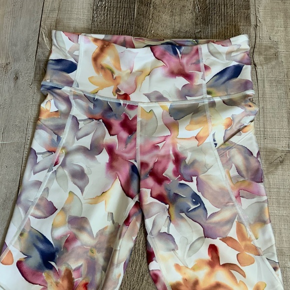 Gap NWOT Gapfit High Rise Blackout Print Watercolor Multi Floral 7/8 Leggings S - Picture 7 of 11